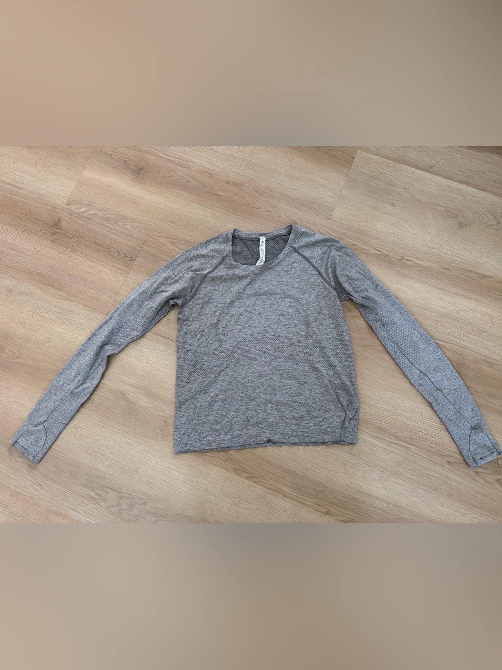 Lululemon Swiftly Long Sleeve Shirt size 10 gray